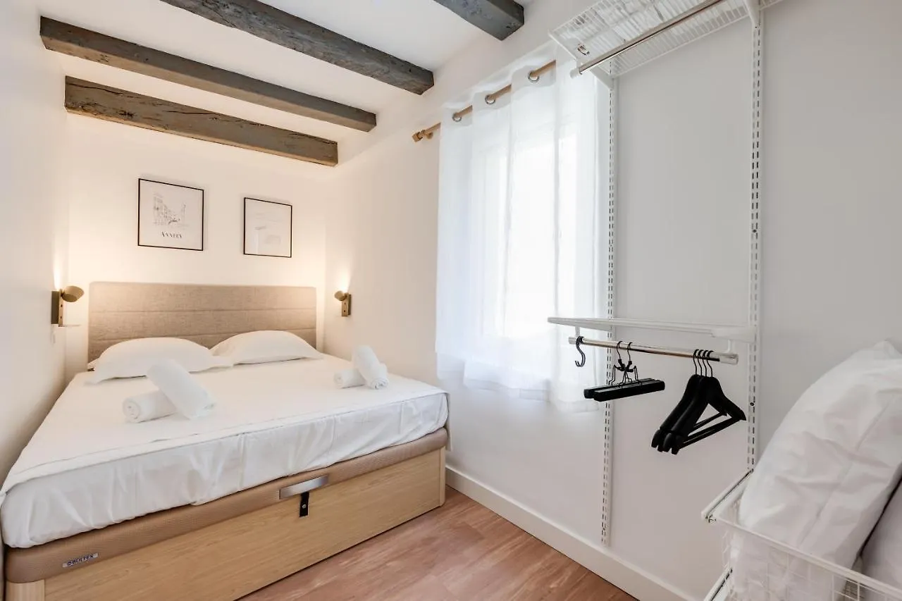 L'Escale Bleue Apartment Annecy