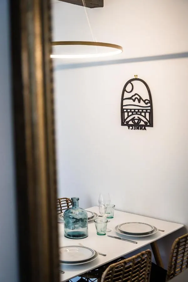 L'Escale Bleue Apartment Annecy France